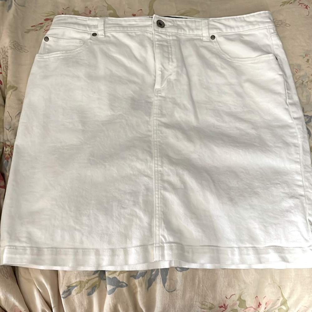 IZOD White Jean Skirt Size 14